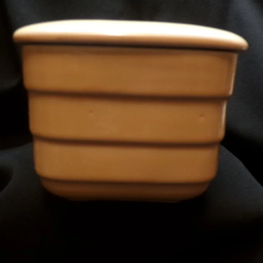 Vintage Hall Pottery Hot Point Refrigerator Dish